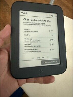Barnes & Noble Nook Simple Touch 2GB, Wi-Fi, 6in eBook e Reader Black ( Untested